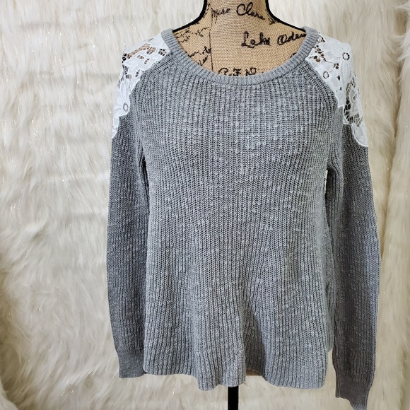 Hollister Sweaters - 🌟NEW🌟Hollister gray sweater with lace